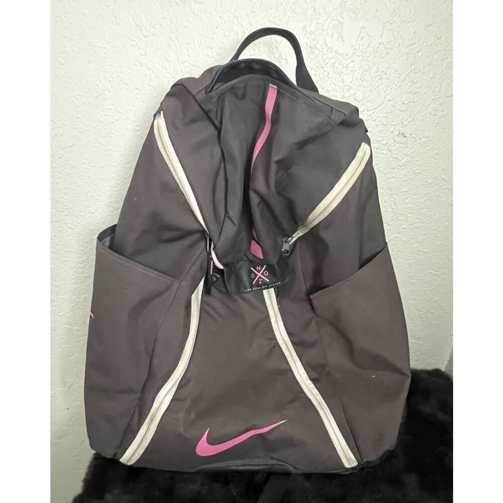 Nike Elite Quad Zip System Black Pink Breast Cancer Sport Backpack Elite